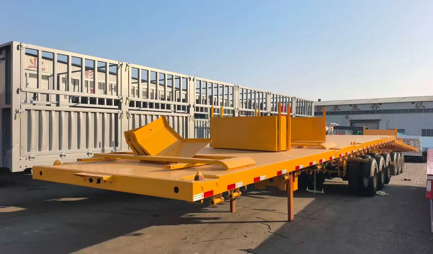 Used 3 Axle Lowbed Semi Trailer For Roro Vessel Shipping Plan